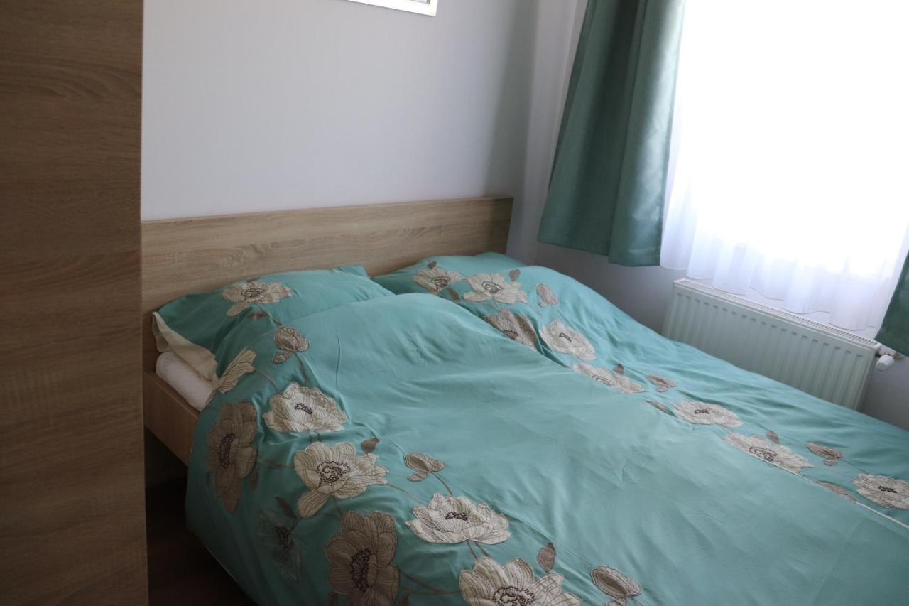 Liget Apartmanhaz Кегідакуштань Екстер'єр фото