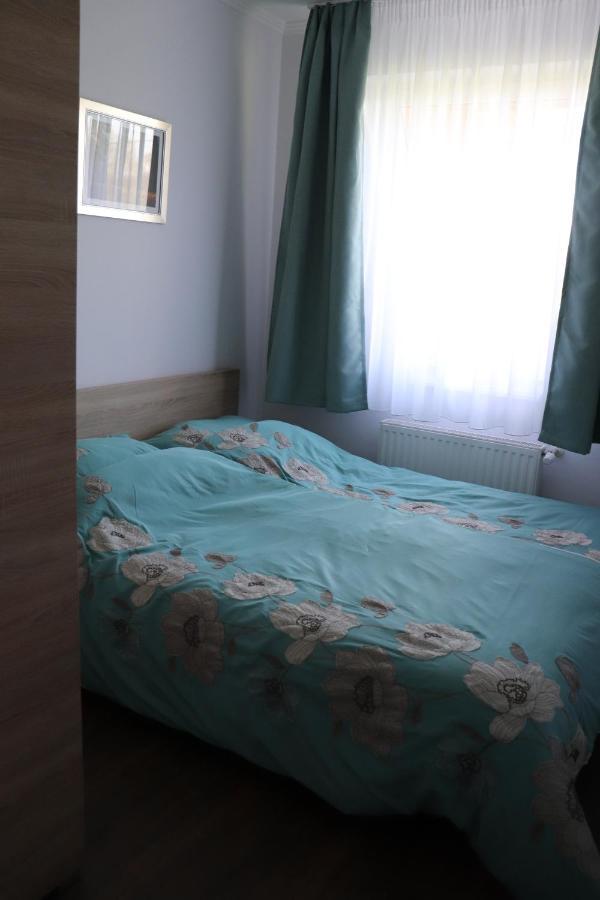 Liget Apartmanhaz Кегідакуштань Екстер'єр фото